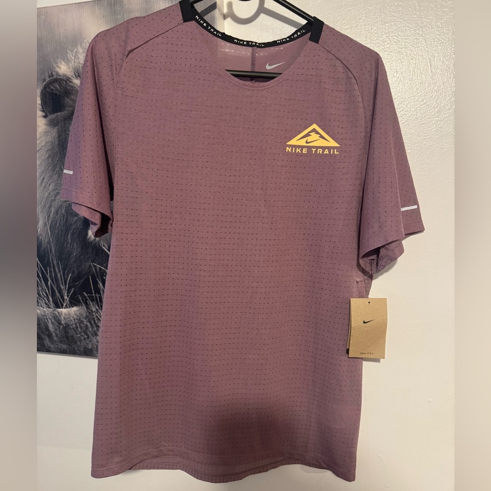 Nike trail Sleeve Tee for Active Comfort